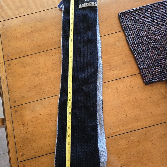 NEW NFL Raiders Infinity Scarf. - Picture 3 of 7